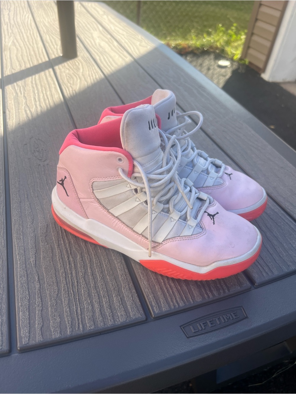 Air Jordan Max Aura GS Pink Foam Sneakers AQ9249-601 Girls Youth Size 5Y / W 6.5